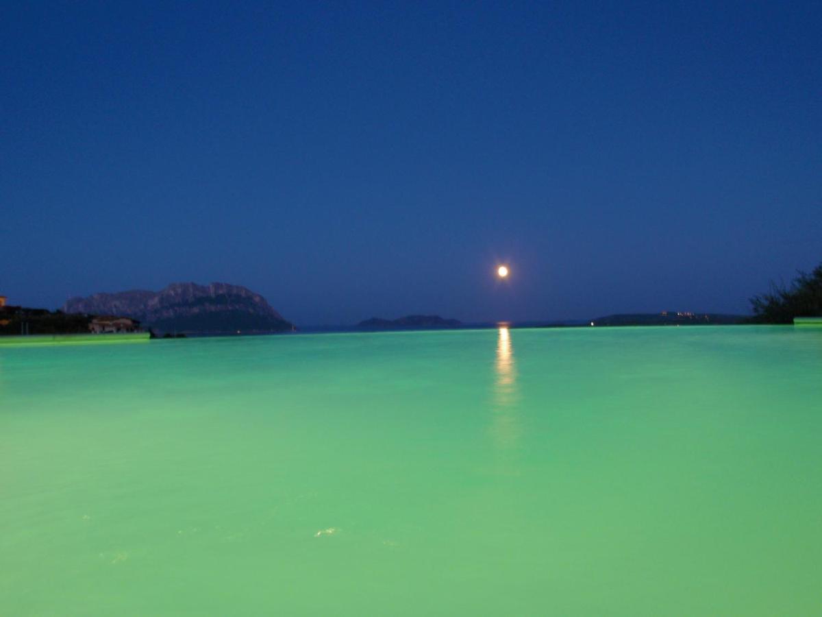 Villa And Pool Tavolara View Porto Istana 外观 照片