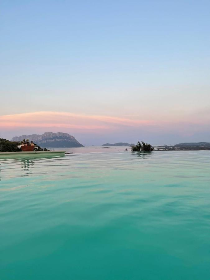 Villa And Pool Tavolara View Porto Istana 外观 照片